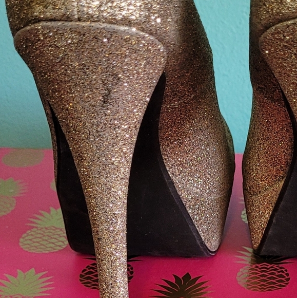 George gold heels 👠 - Picture 7 of 7